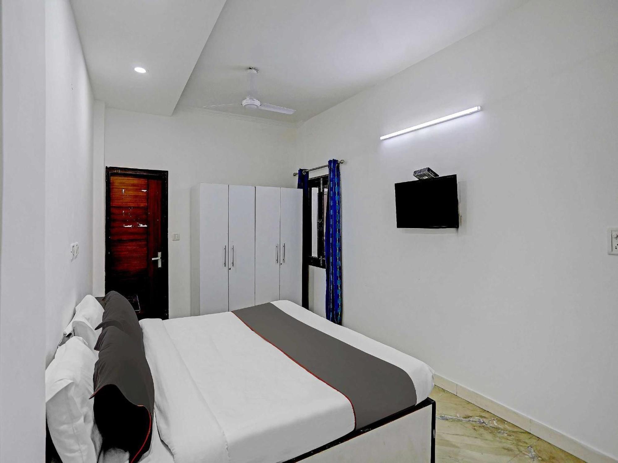The Pinaki Residency Hotel New Delhi