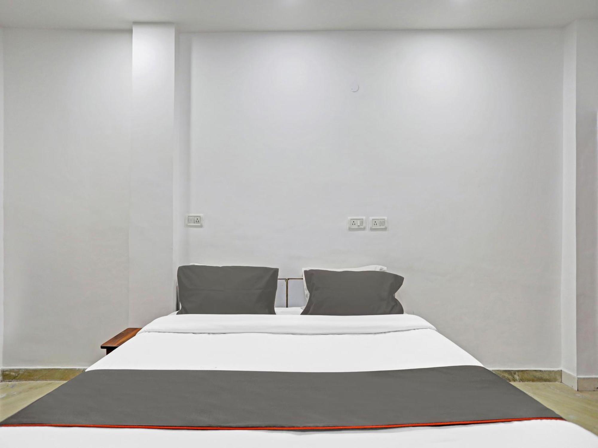 The Pinaki Residency 4* New Delhi